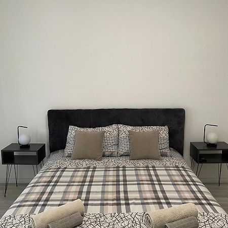 Grand Royal Appartement Belgrado Buitenkant foto