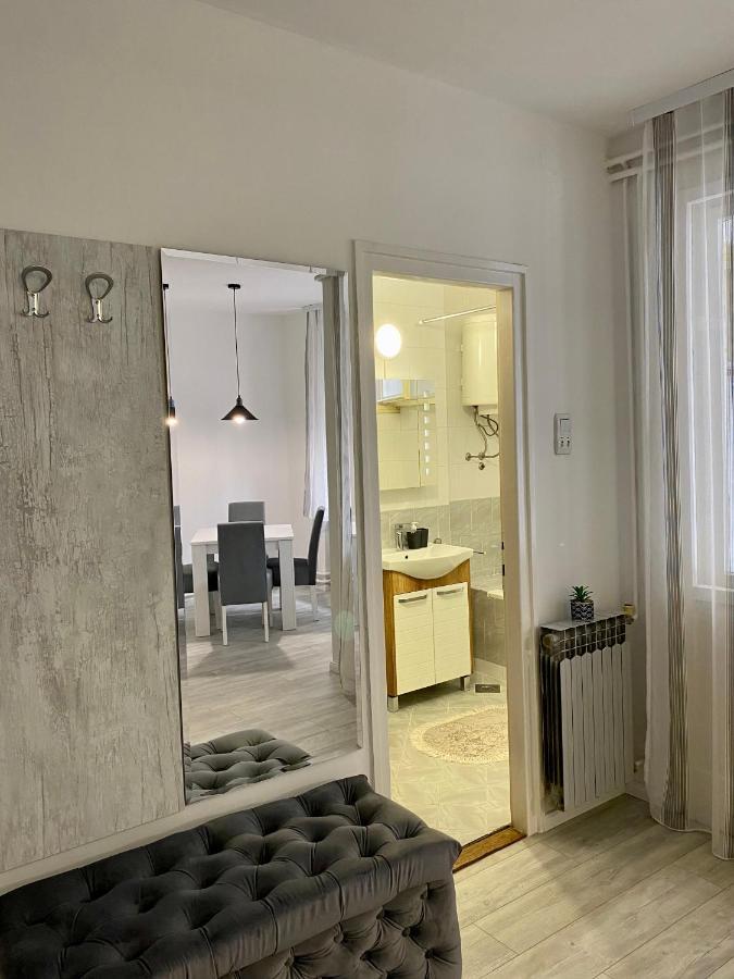 Grand Royal Appartement Belgrado Buitenkant foto