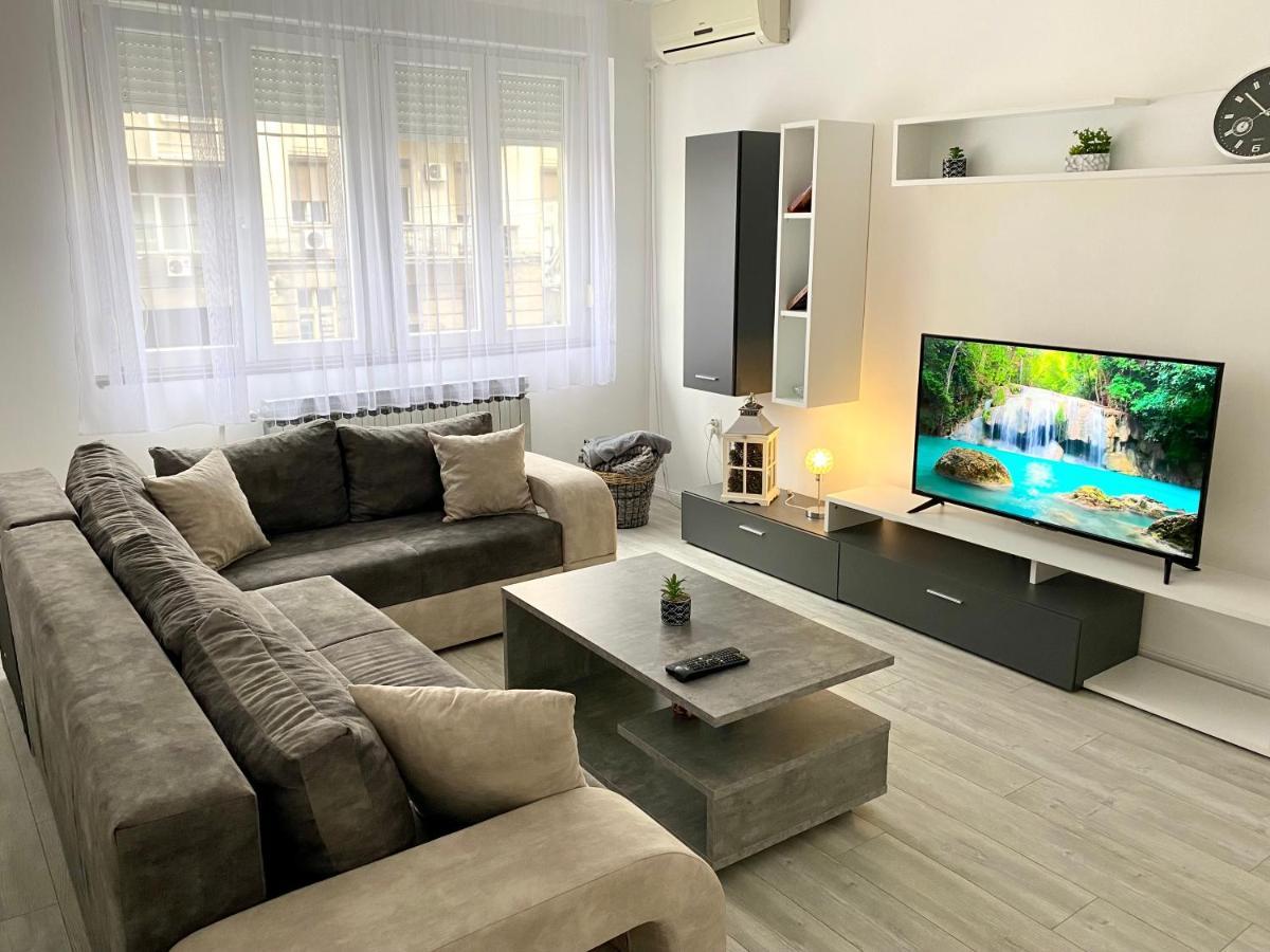 Grand Royal Appartement Belgrado Buitenkant foto
