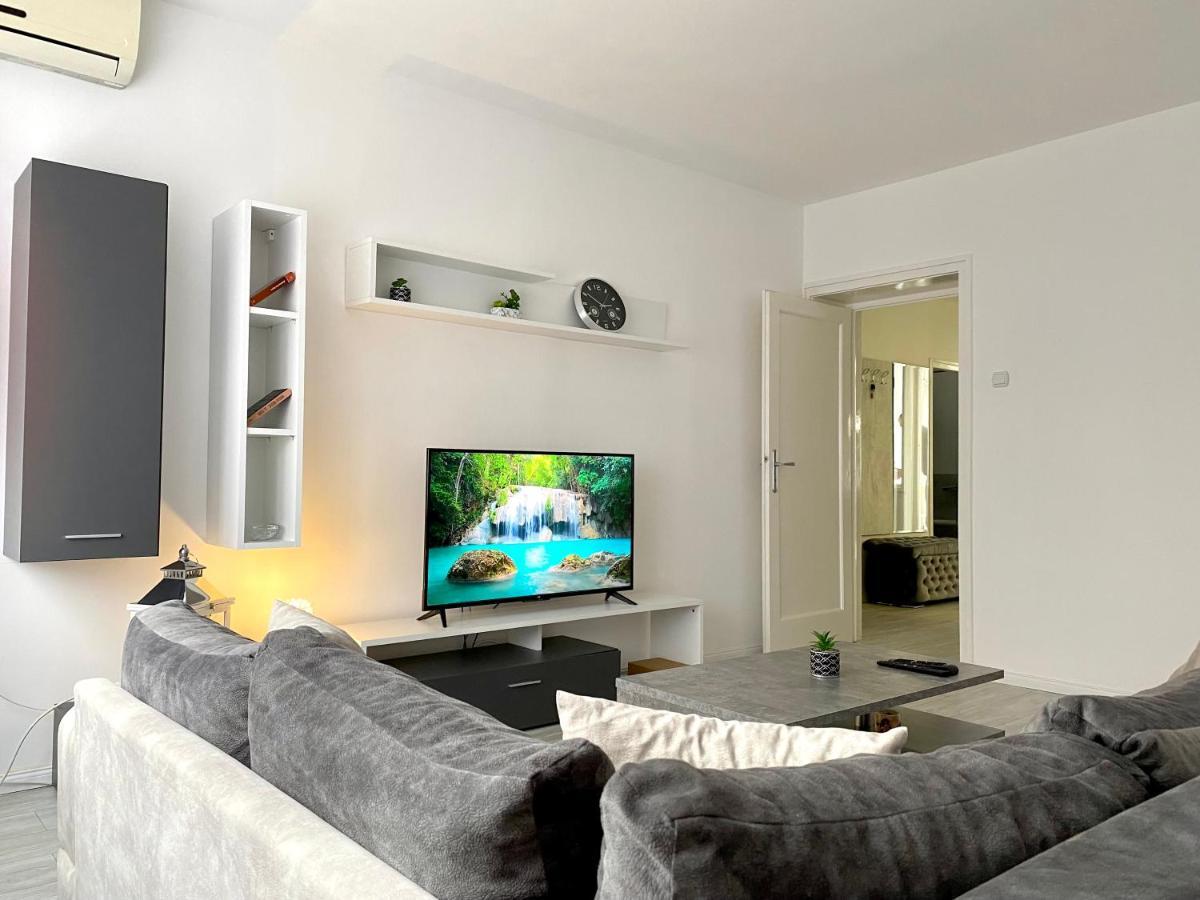 Grand Royal Appartement Belgrado Buitenkant foto