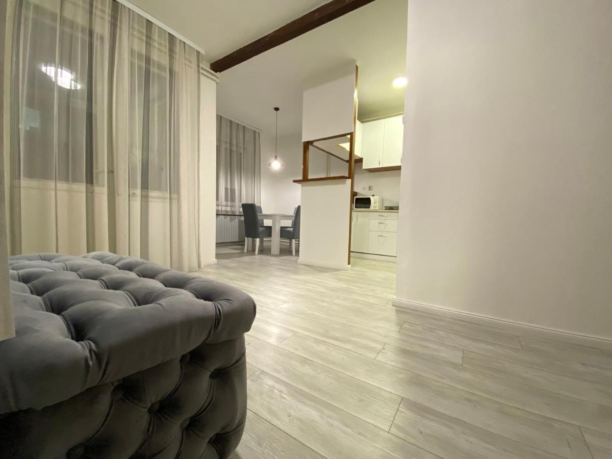 Grand Royal Appartement Belgrado Buitenkant foto