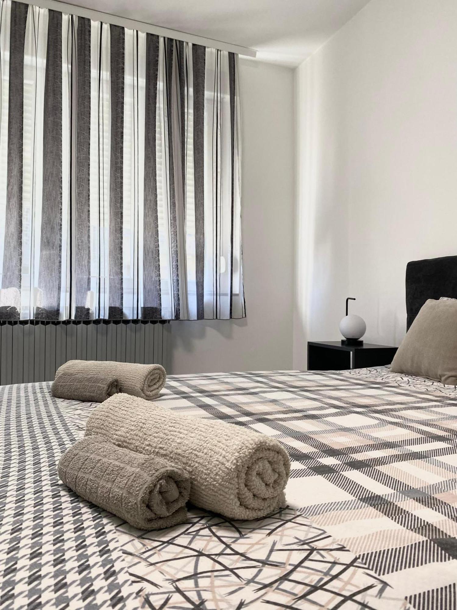 Grand Royal Appartement Belgrado Buitenkant foto